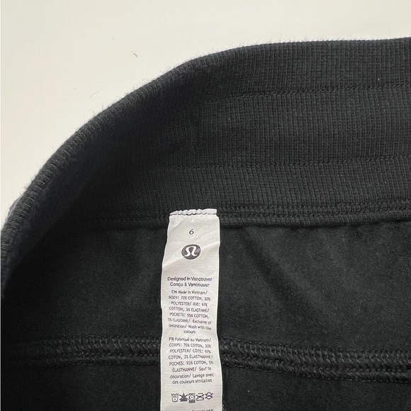 Lululemon Scuba Joggers - Picture 2 of 2